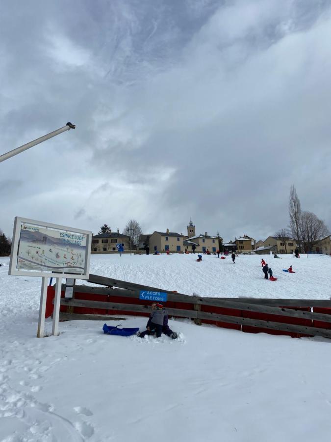 Appartement Aux Pieds Des Pistes ! Les Angles  Buitenkant foto